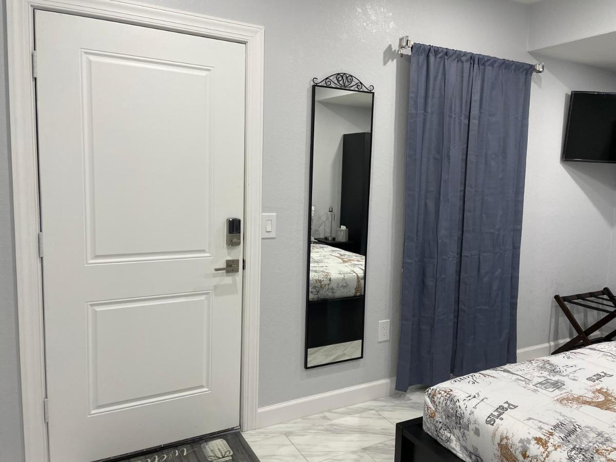 The Little Paris Suite Тампа Екстер'єр фото