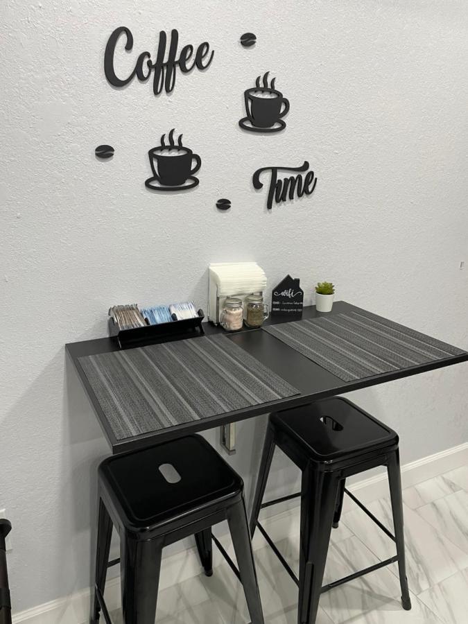 The Little Paris Suite Тампа Екстер'єр фото